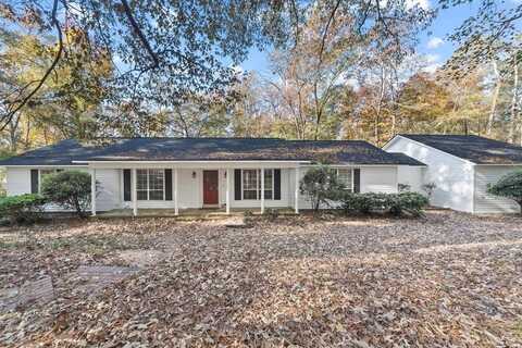 706 Woodbine Dr, Sandersville, GA 31082