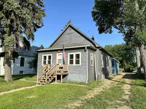 412 Clark Ave, Harvey, ND 58341