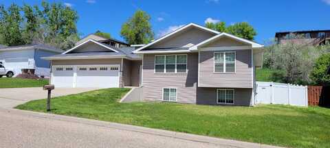 1432 Golden Valley Lane, Minot, ND 58703