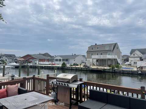 331 Stephan Avenue, Toms River, NJ 08753