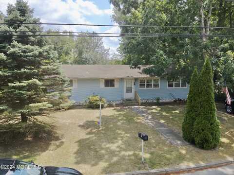 7 Laurelton Avenue, Jackson, NJ 08527