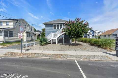 27 Arnold Avenue, Point Pleasant Beach, NJ 08742