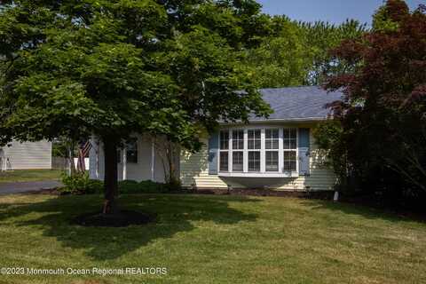 49 Williamsburg Drive, Tinton Falls, NJ 07753