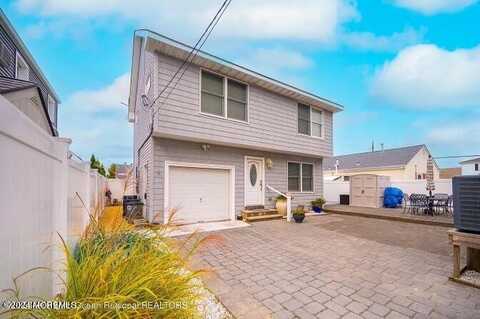 2302 Grand Central Avenue, Lavallette, NJ 08735