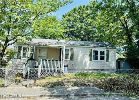 1 Maplewood Avenue, Keansburg, NJ 07734