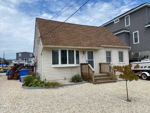 39 Mark Drive, Beach Haven West, NJ 08050