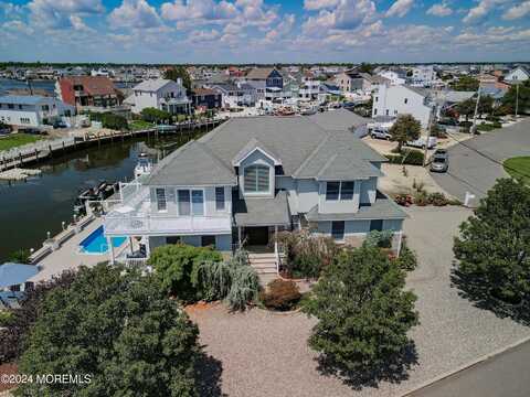 1 Osprey Drive, Toms River, NJ 08753