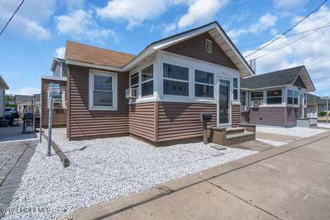 253 Ocean Avenue N, Point Pleasant Beach, NJ 08742