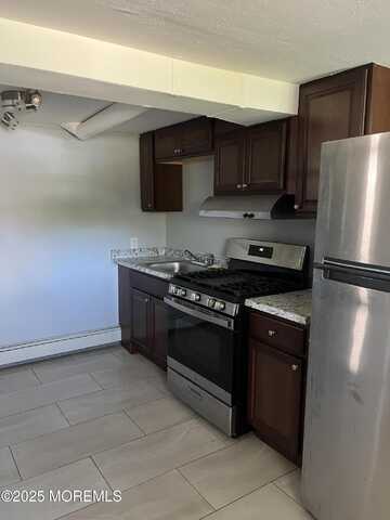 140 Main Street, Helmetta, NJ 08828