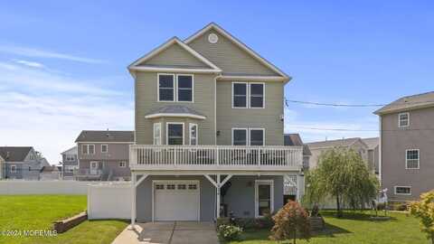 814 Brook Avenue, Union Beach, NJ 07735