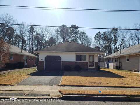 27 Mount Matterhorn Lane, Toms River, NJ 08753