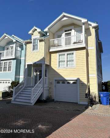 814 Bay Club Lane W, Beach Haven, NJ 08008