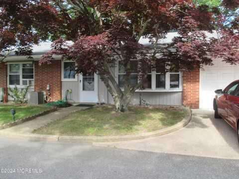 618b Huntington Drive, Lakewood, NJ 08701