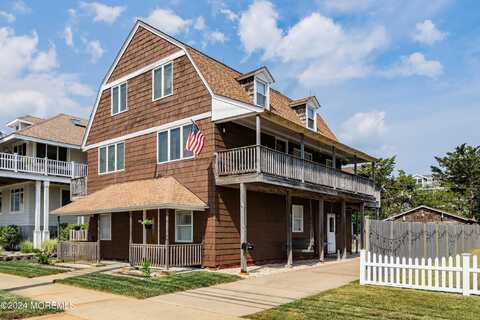 8 S Bayview Avenue, Seaside Park, NJ 08752