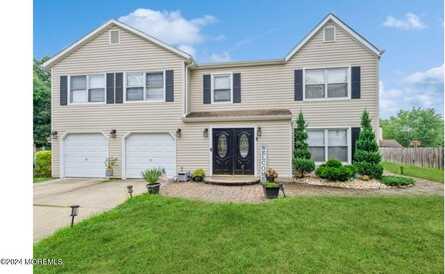 8 Providence Lane, Howell, NJ 07731