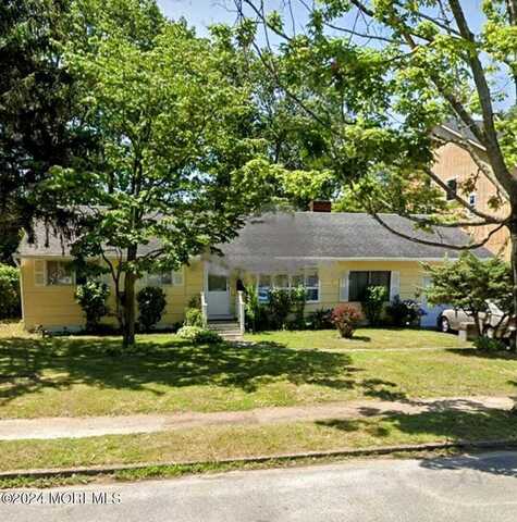 24 W Spruce Street, Lakewood, NJ 08701