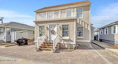 6 Hayes Court, Point Pleasant Beach, NJ 08742