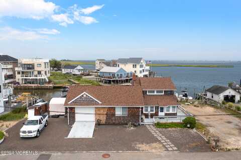 1316 Avenue A, Manahawkin, NJ 08050