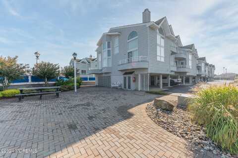 420 8th Street, Beach Haven, NJ 08008