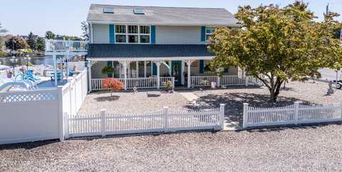 109 W Island Road, Bayville, NJ 08721