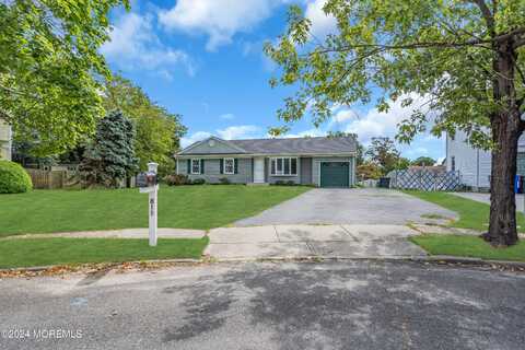 811 Apple Court, Toms River, NJ 08753