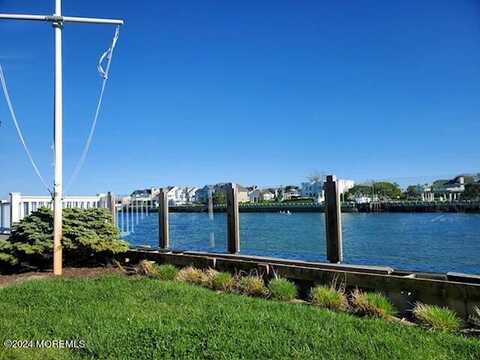 210 Roosevelt Avenue, Avon by the Sea, NJ 07717