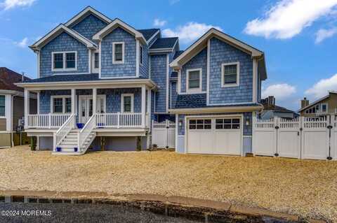 72 Henry Drive, Manahawkin, NJ 08050