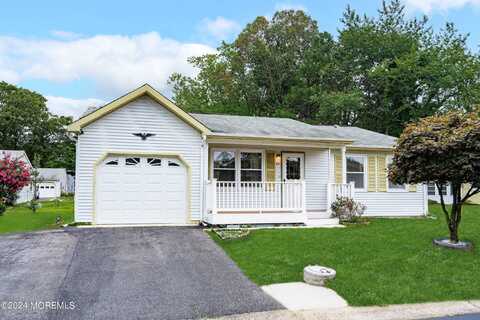 64 S Chestnut Avenue, Whiting, NJ 08759