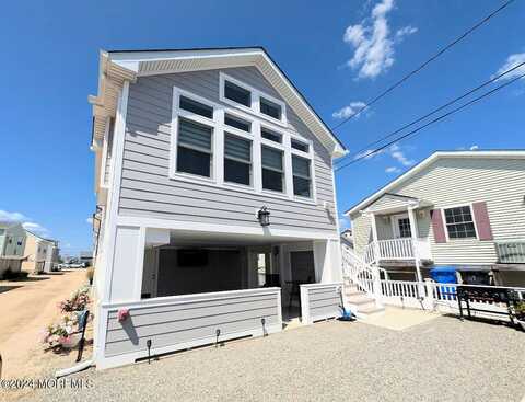 118 W Crane Way, Lavallette, NJ 08735