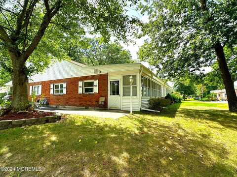 8 Cedar Street, Toms River, NJ 08757