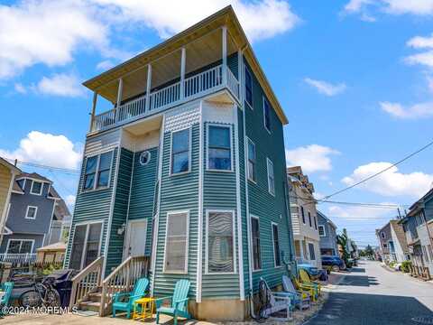 65 E Atlantic Way, Lavallette, NJ 08735