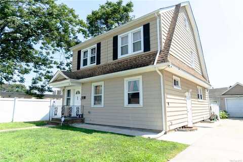 66 Willow Ave, Hempstead, NY 11550