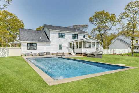 30 Thomas Avenue, East Hampton, NY 11937