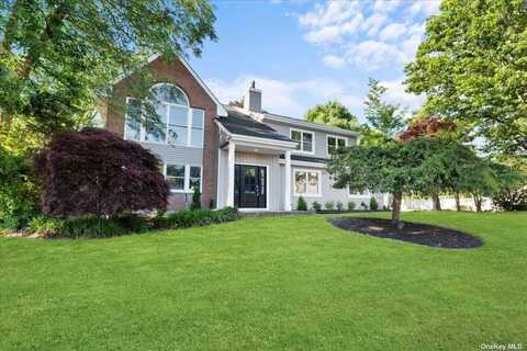 15 Buckingham Lane, Bohemia, NY 11716