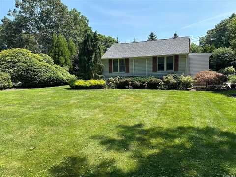 2 Fox Lane, Shoreham, NY 11786