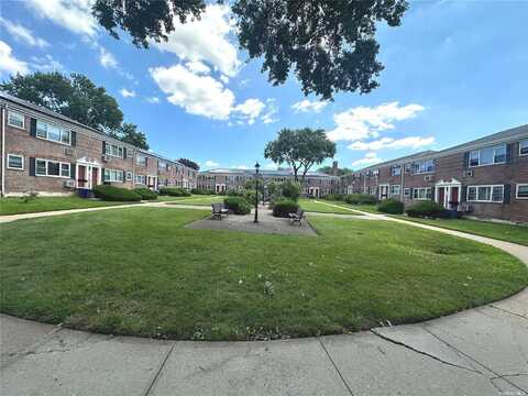 67-55 152nd St, Flushing, NY 11367