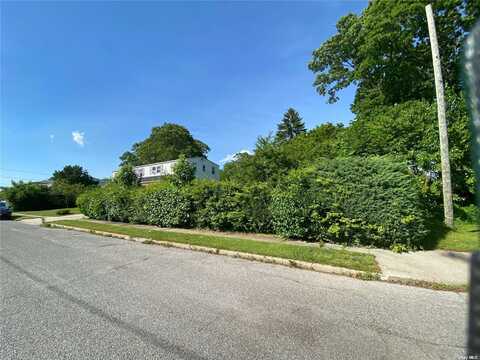 undefined, Lindenhurst, NY 11757