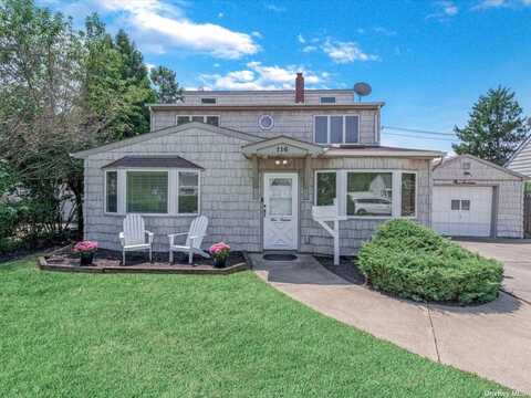 116 Old Oak Lane, Levittown, NY 11756