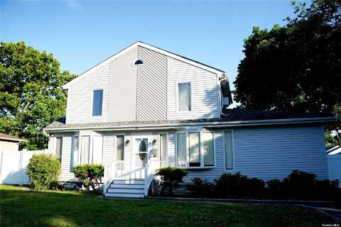 26 E 8th Street, Patchogue, NY 11772