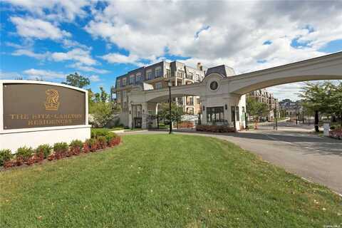 6000 Royal Court, North Hills, NY 11040