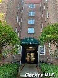 103-26 68 Ave, Forest Hills, NY 11375