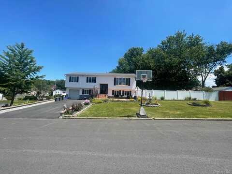 322 Burroughs Lane, New Windsor, NY 12553