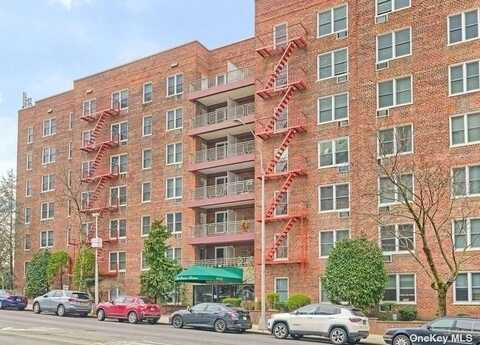 241-20 Northern Boulevard, Douglaston, NY 11362