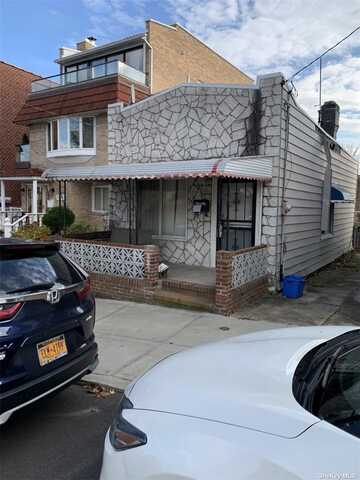 73-24 69 Avenue, Middle Village, NY 11379