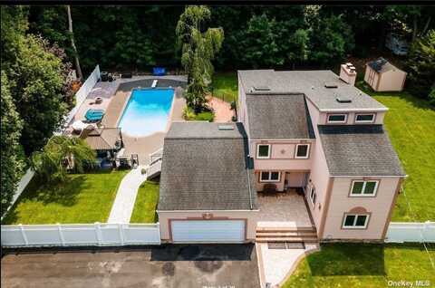 20 Oak Street, Saint James, NY 11780