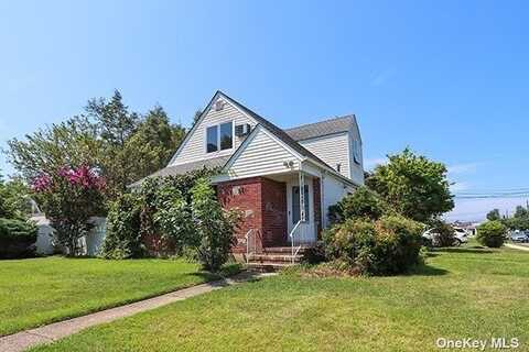 21 Island Street, Plainview, NY 11803