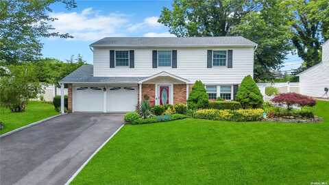 5 Bond Lane, Nesconset, NY 11767