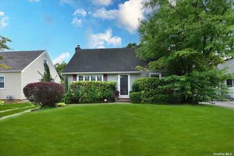 36 Alhambra Road, North Baldwin, NY 11510