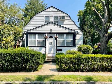 643 Wadleigh Avenue, West Hempstead, NY 11552