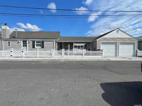 1123 Washington Place, Baldwin Harbor, NY 11510